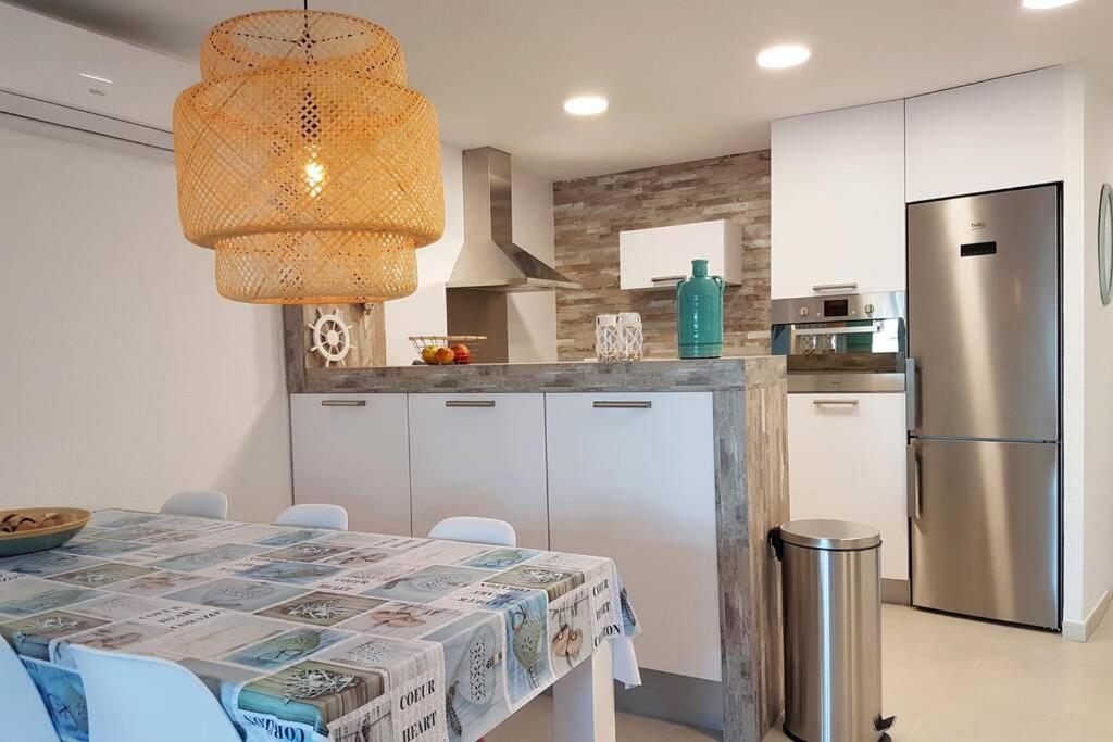 New! Modern Right On The Beach! *