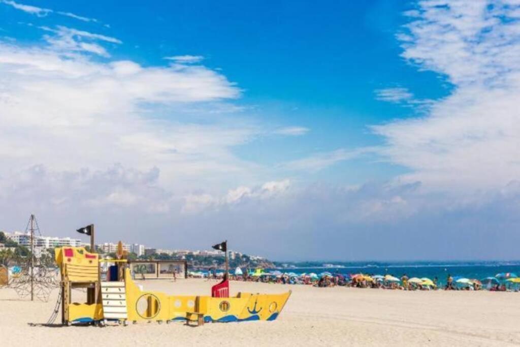 New! Modern Right On The Beach! Miami Playa