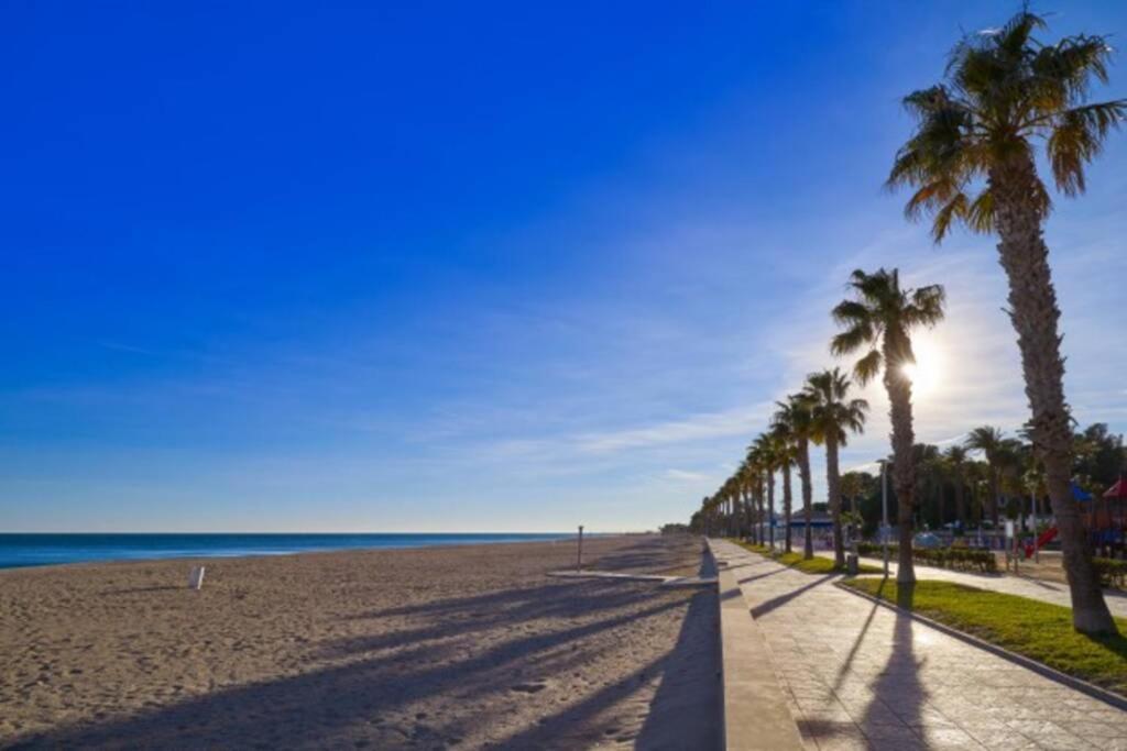 New! Modern Right On The Beach! Miami Playa