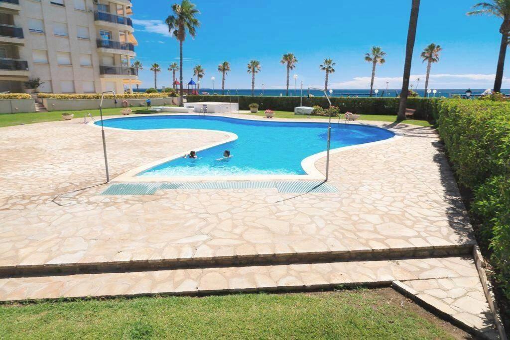 Apartment New! Modern Right On The Beach! *